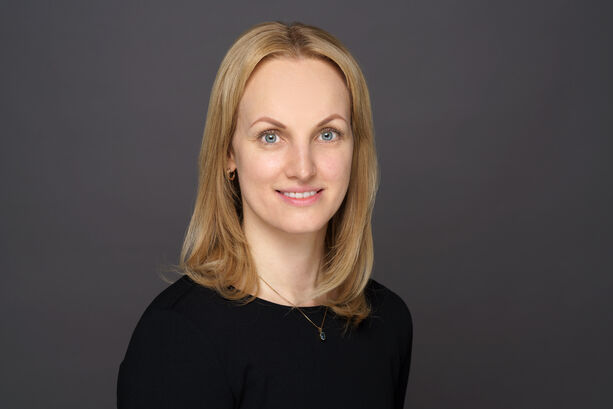Oksana Grundy
